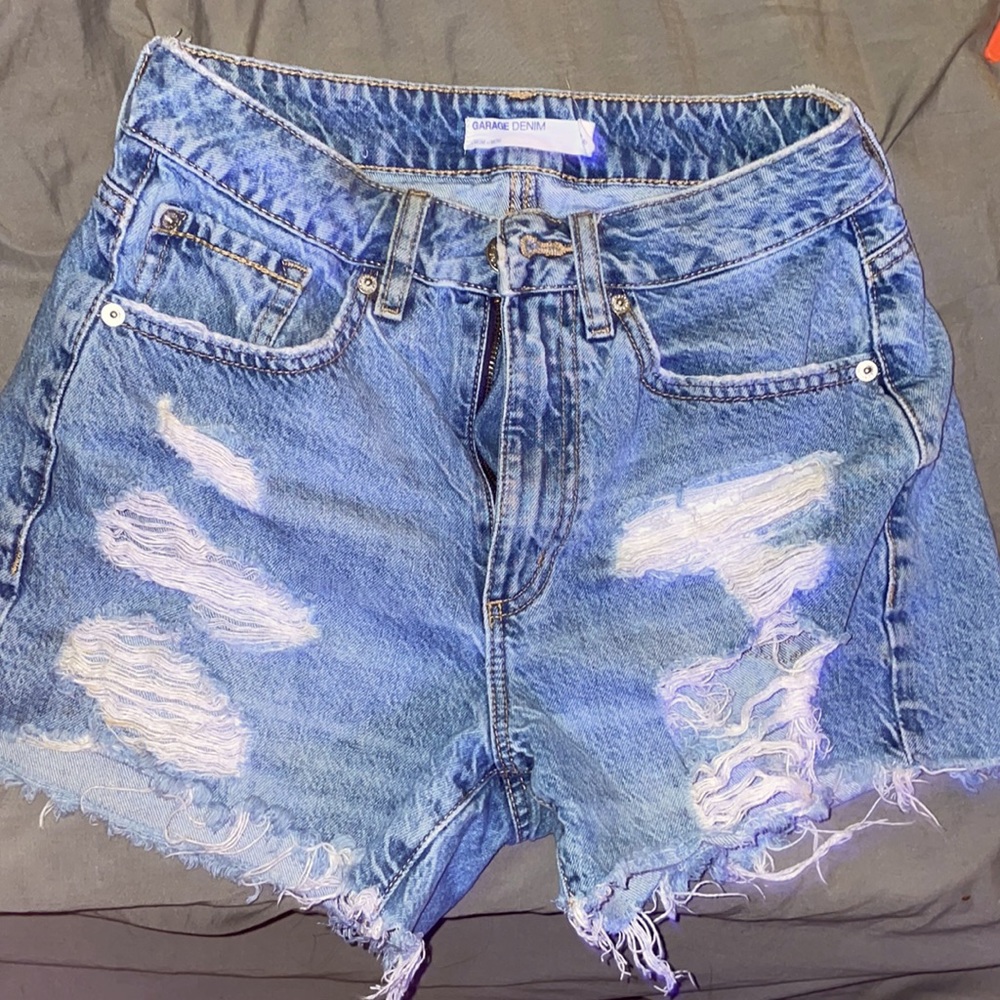 Garage Denim jean shorts- in ✨style ✨
